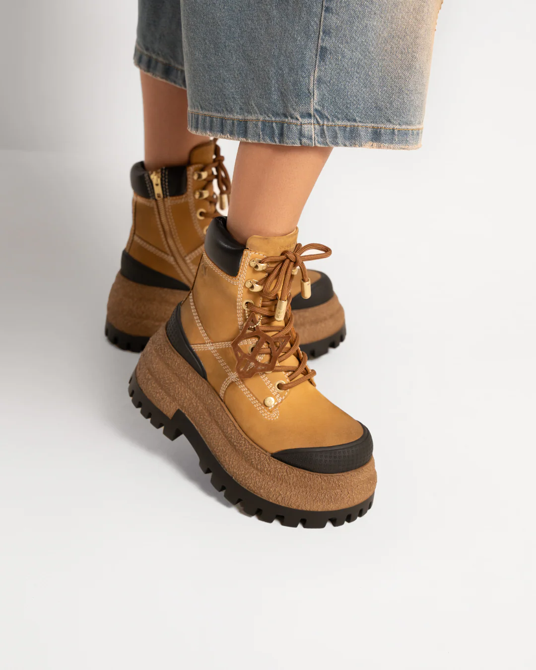 Destroy Wheat Nubuck Leather - Image 8